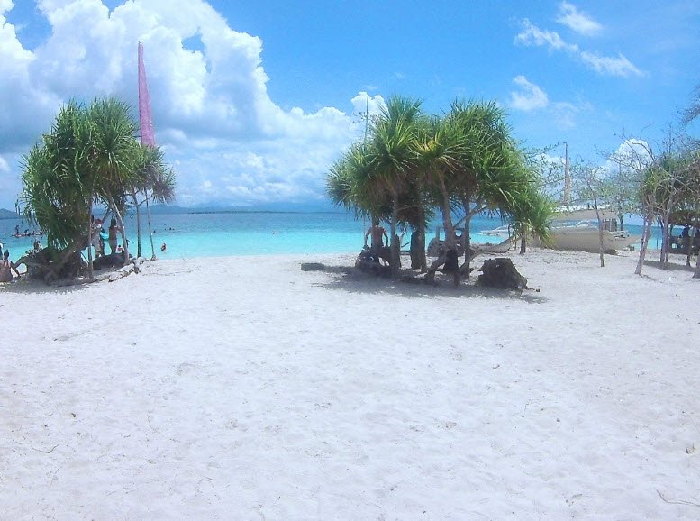 Fondeado Island, Philippines